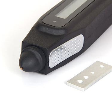 Close-up of the SmartPro Reader-I retractable thermoelectric probe and sensor.